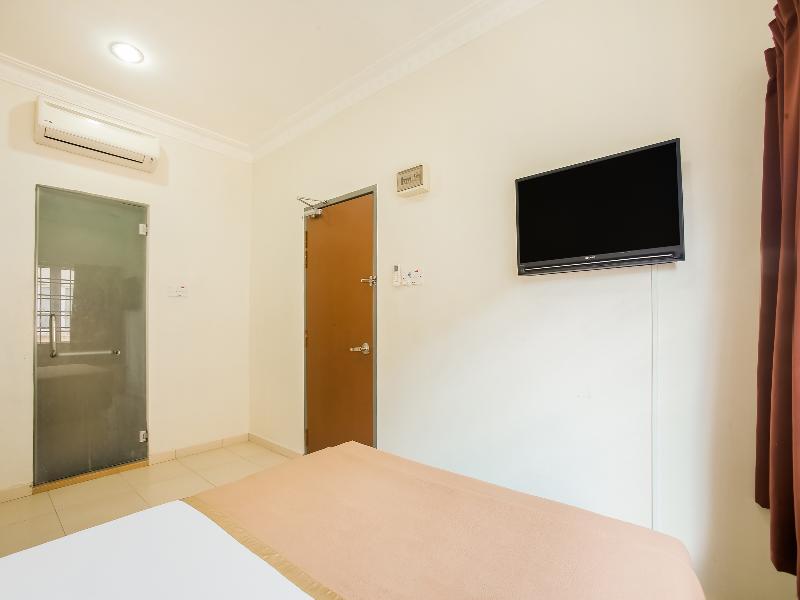Oyo 89536 Hazris Hotel Batu Pahat Εξωτερικό φωτογραφία