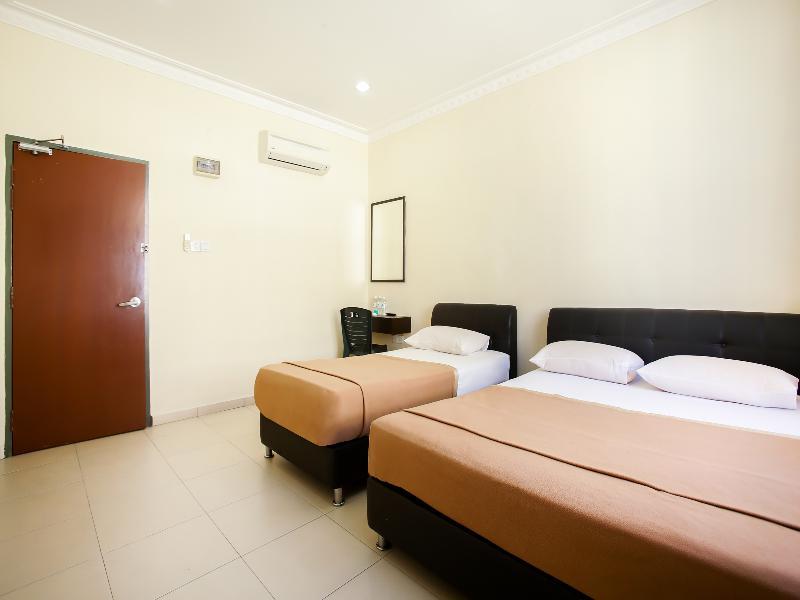 Oyo 89536 Hazris Hotel Batu Pahat Εξωτερικό φωτογραφία